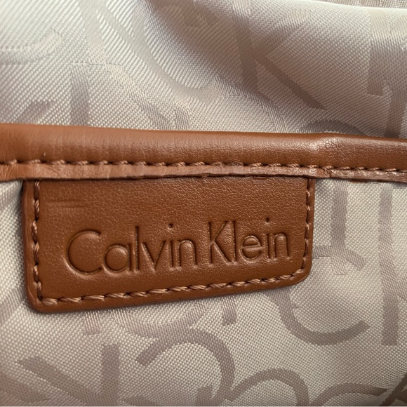 Calvin Klein Medium Logo Tote - Picture 6 of 9